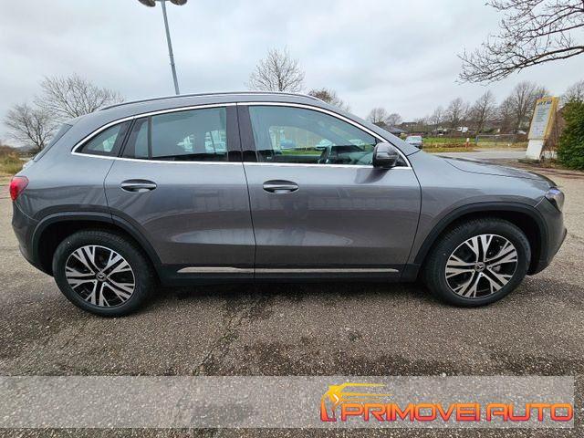 MERCEDES-BENZ GLA 200 Automatic Progressive