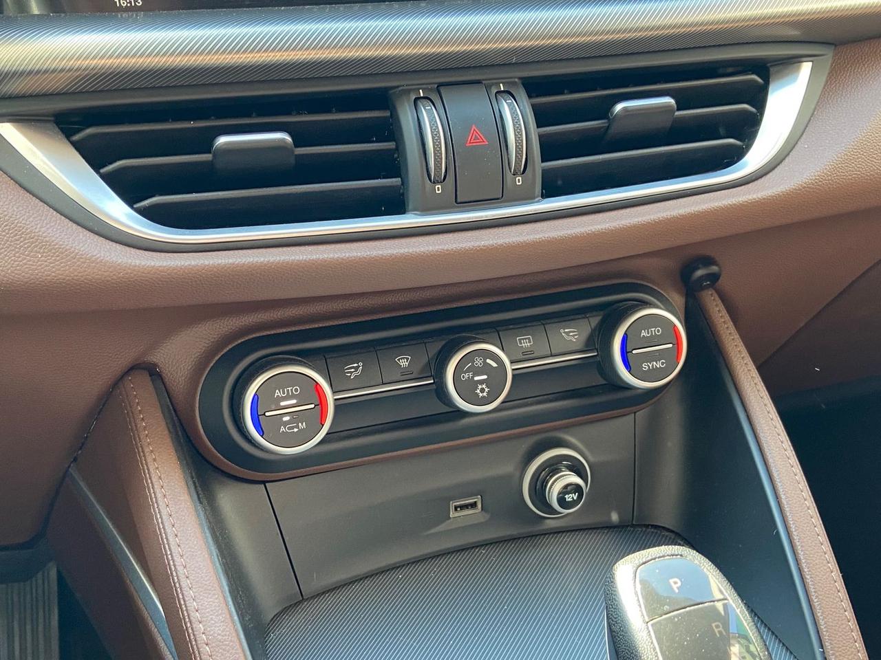 Alfa Romeo Stelvio Executive 2.2 #11022