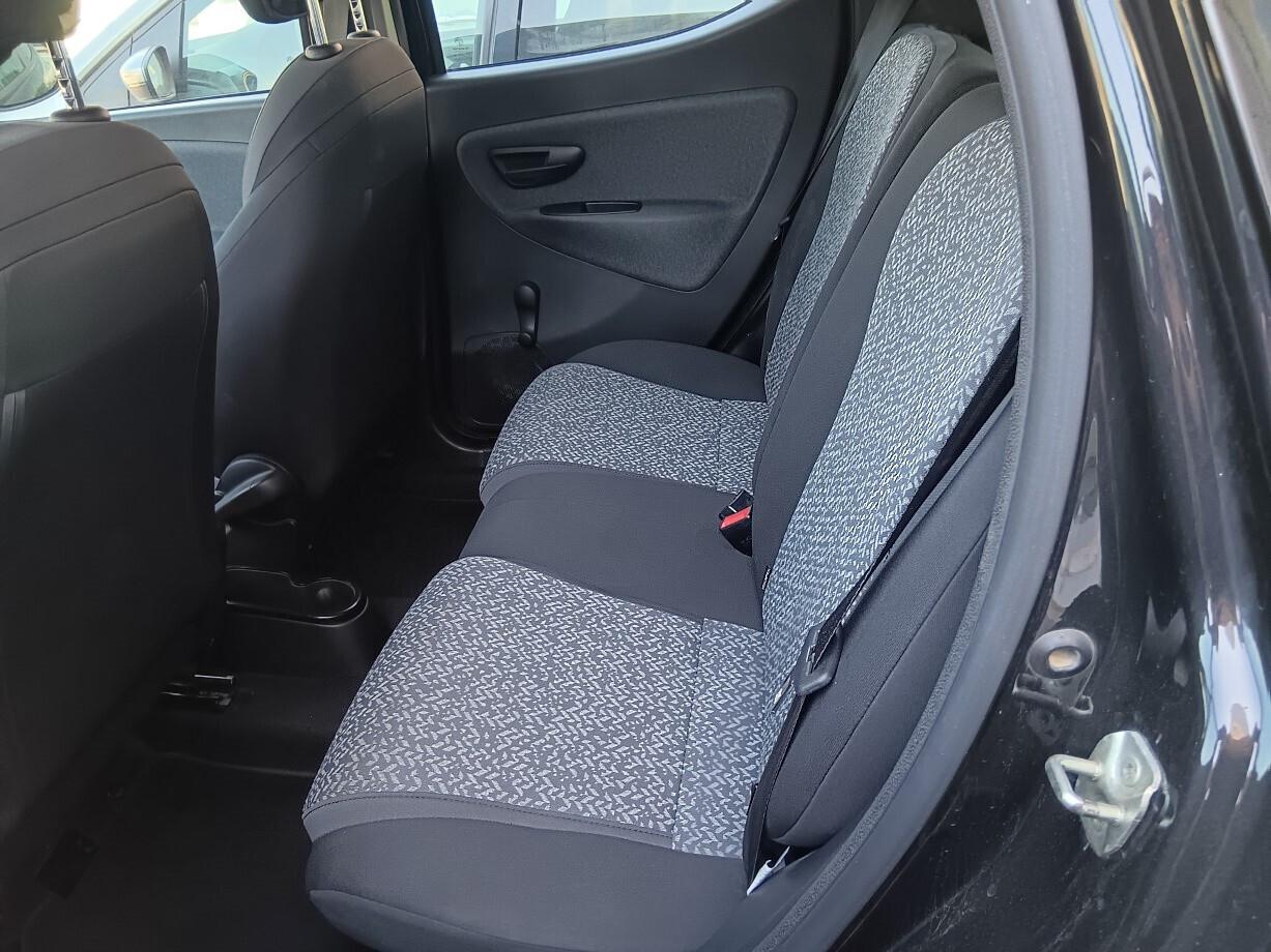 Lancia Ypsilon Hybrid Silver 1.0 (70 cv)