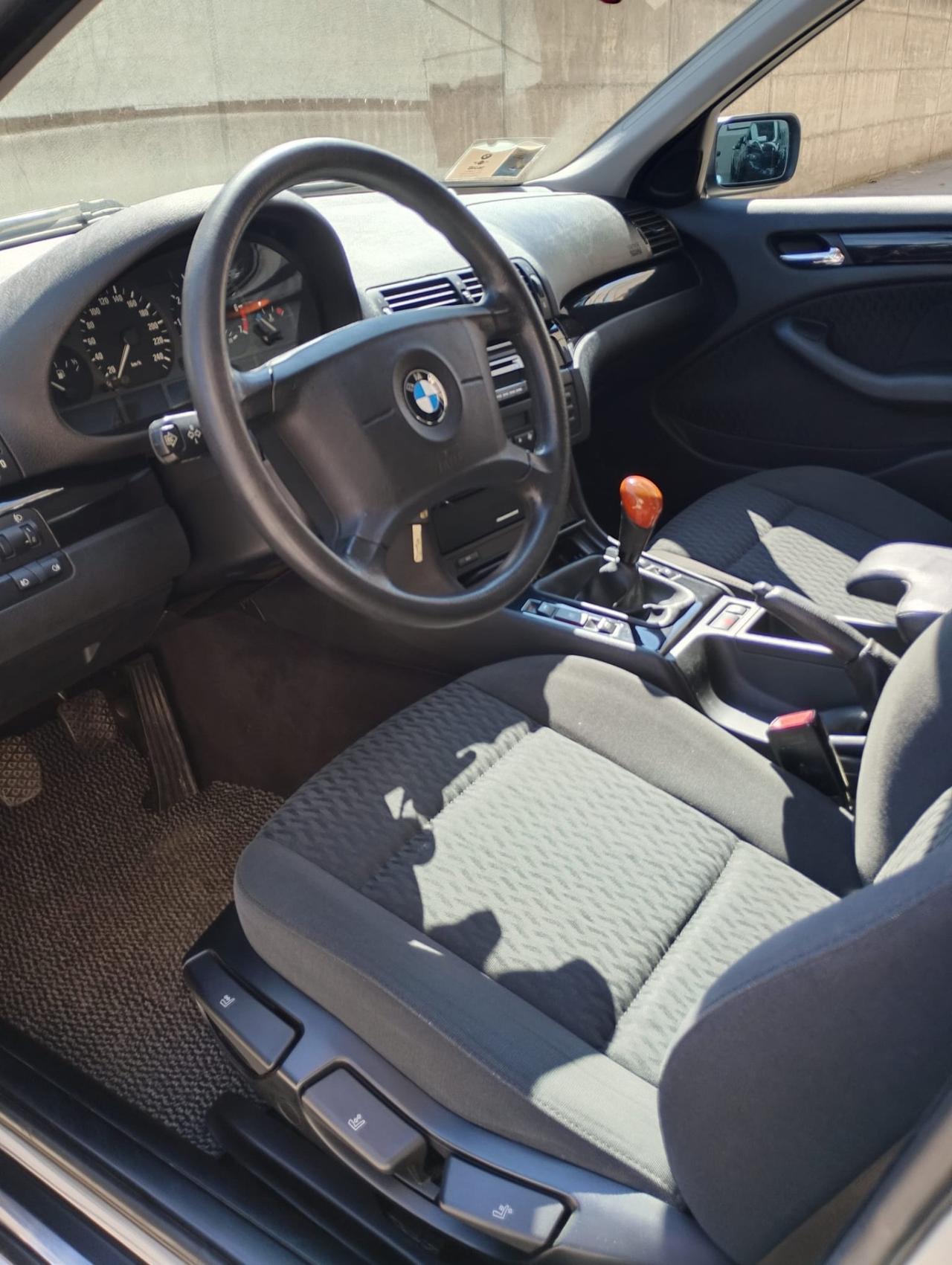 Bmw 320 320i cat 4 porte Attiva