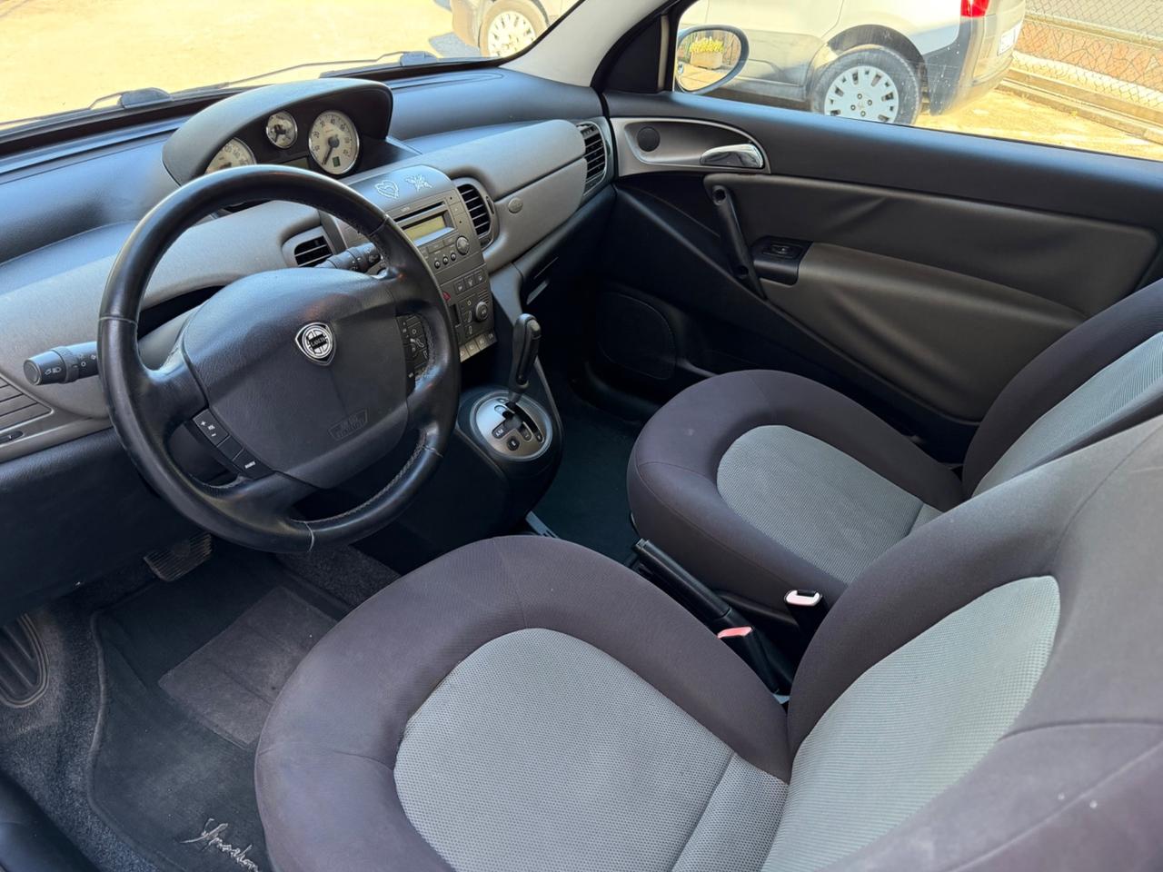 Lancia Ypsilon 1.3 Multijet - CAMBIO AUTOMATICO