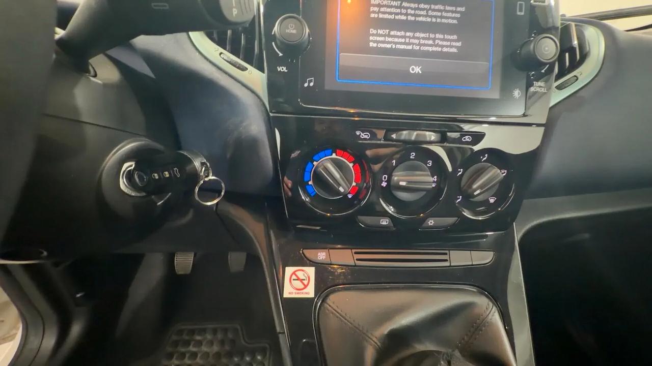 Lancia Ypsilon 1.0 Hybrid Platino full optional