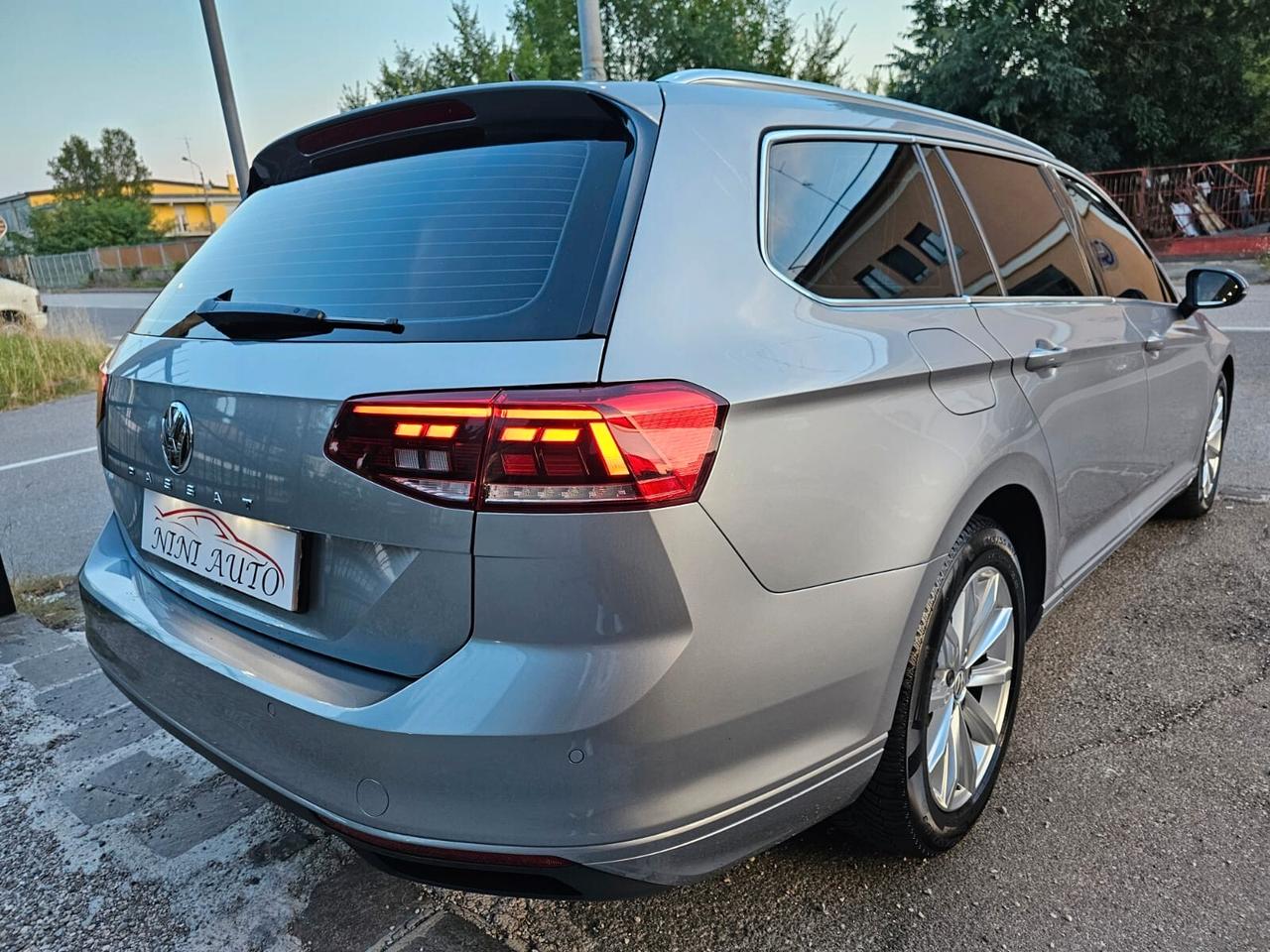 Volkswagen Passat Variant 2.0 TDI 150cv DSG Business*Navi*Euro6*