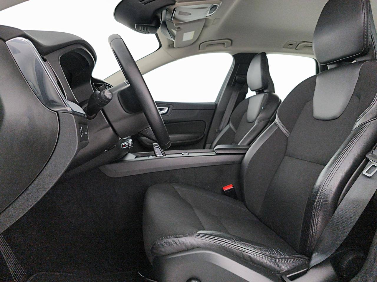 Volvo XC60 2.0 b4 Business Plus awd