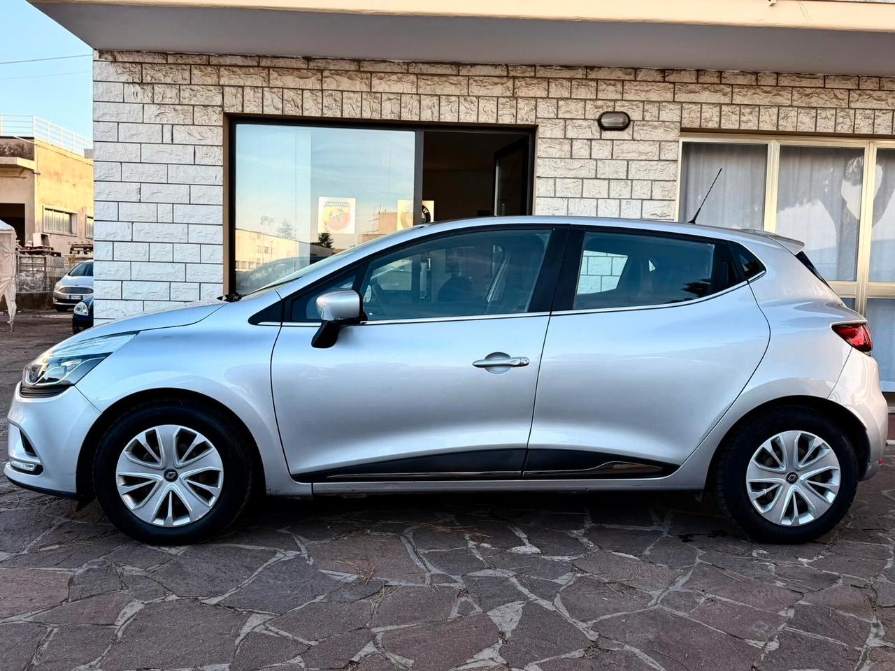 Renault Clio dCi 8V 75 CV Start&Stop 5 porte Energy Duel