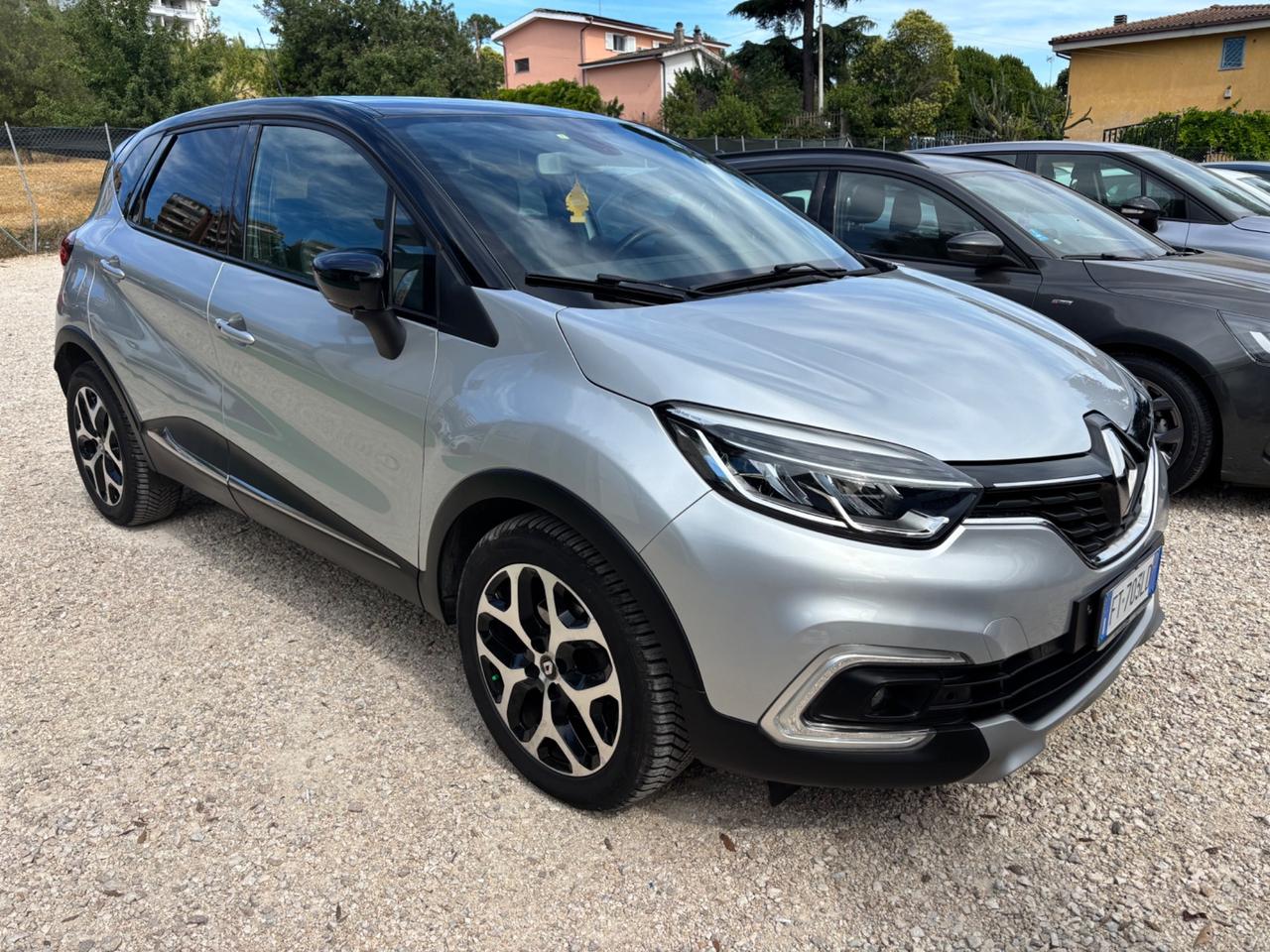 Renault Captur dCi 8V 90 CV EDC Initiale Paris