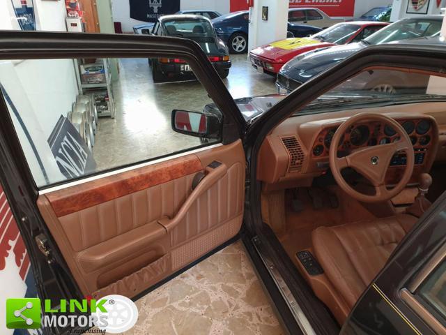 LANCIA Thema 8.32 ferrari 32v 215cv