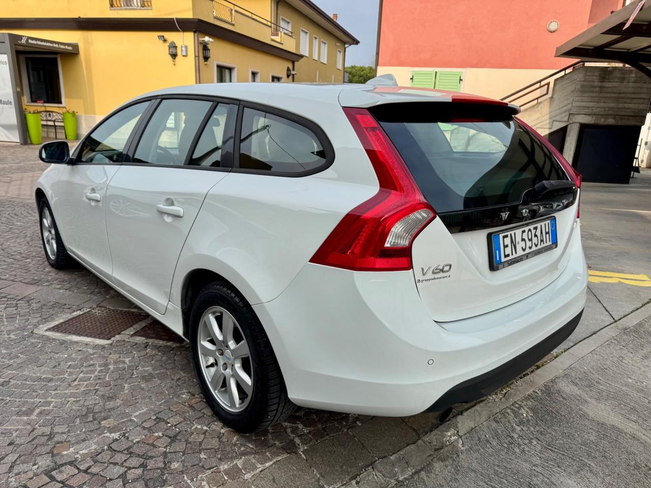Volvo V60 D3 Geartronic Summum