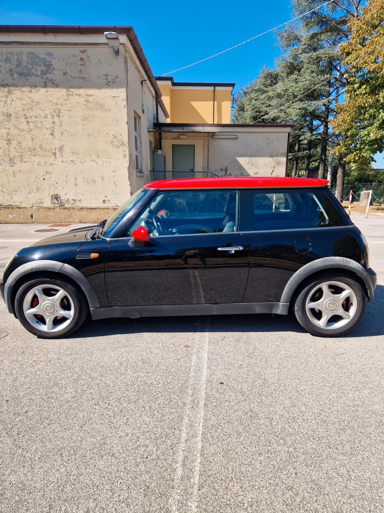 Mini 1.6 16V Cooper 116CV - 2002