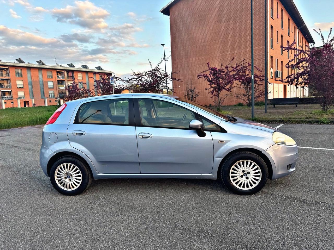 Fiat Grande Punto 1.4 Starjet 16V 5 porte Dynamic