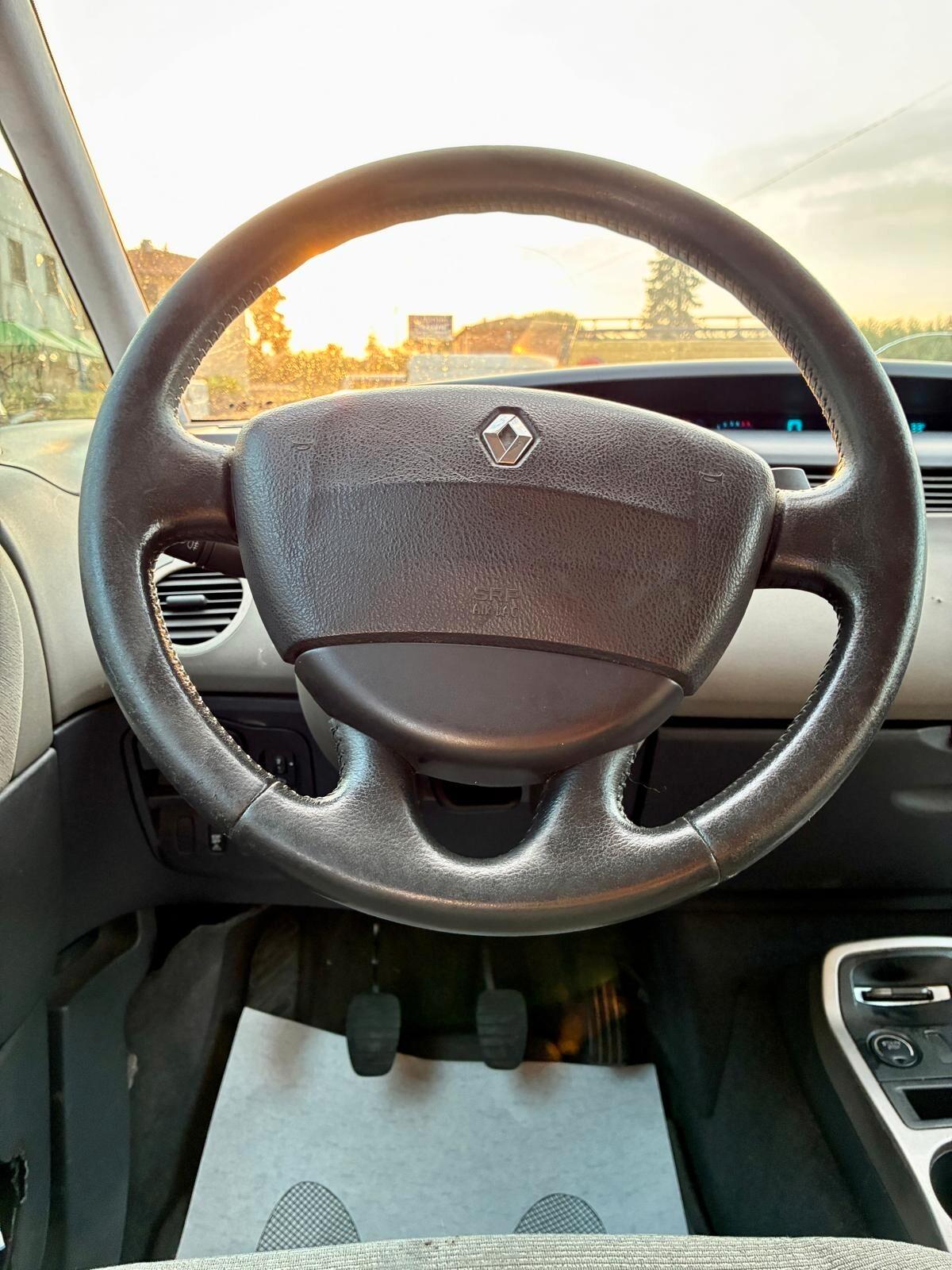 Renault Espace 2.2 16V dCi Initiale