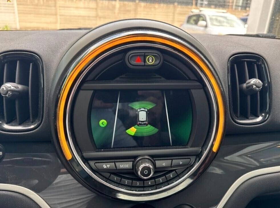 Mini Cooper S Countryman 1.5 Hype ALL4 136cv più 80 cv elettrico