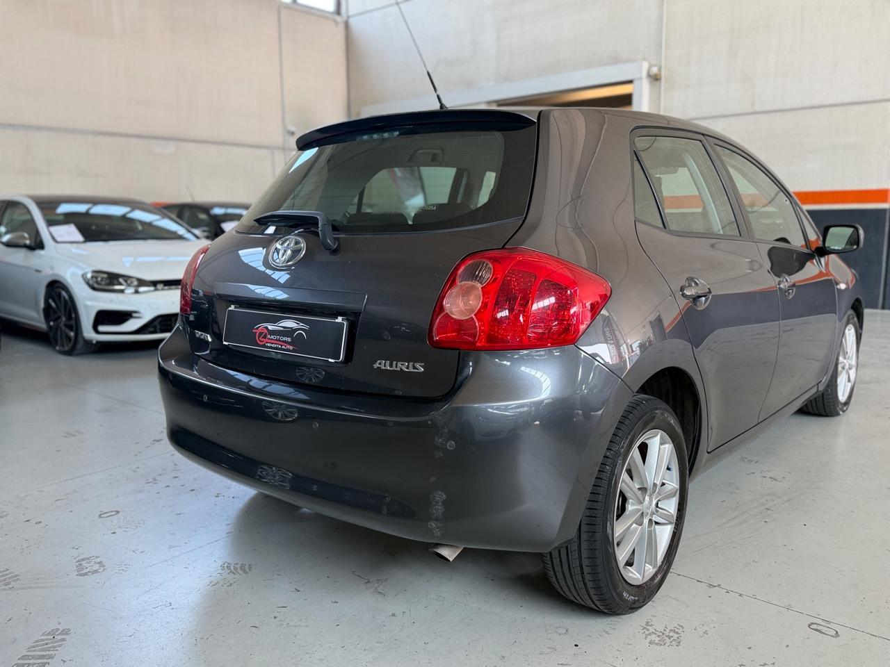 Toyota Auris 2.0 D-4D DPF 5 porte Sol NEOPATENTATI