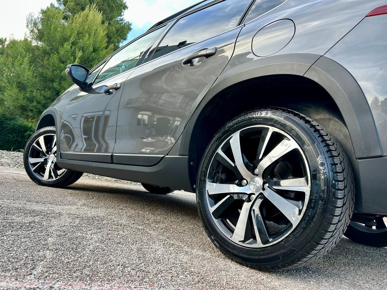 Peugeot 2008 Allure 1.2 PureTech 110