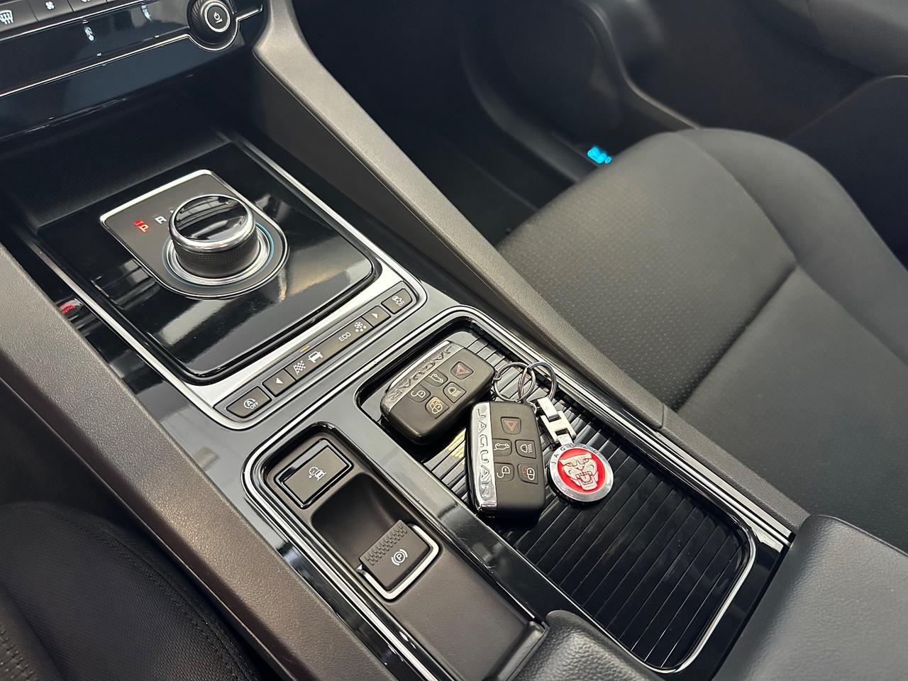 Jaguar F-Pace 2.0 D 180 CV AWD aut. Portfolio