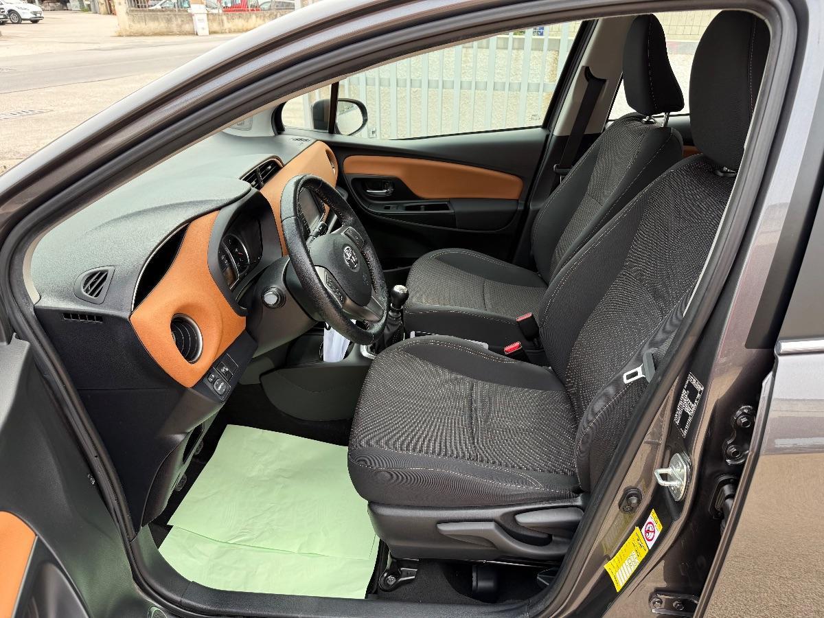 TOYOTA - Yaris - 1.4 D-4D 5p. Lounge MY 16 ; Adatta ai Neopatentati