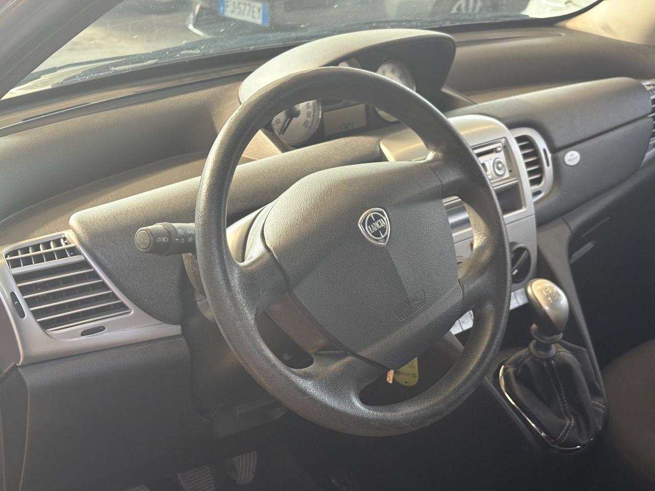 Lancia Ypsilon 1.2 69 CV Platinum