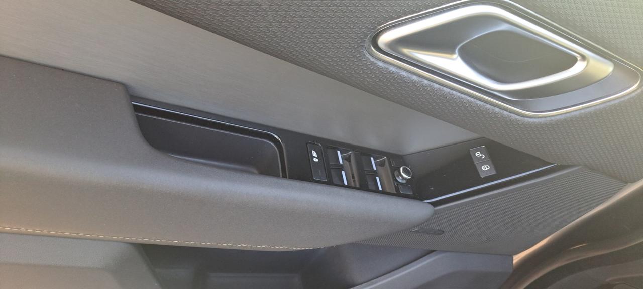 Land Rover Range Rover Velar Range Rover Velar 2.0D I4 180 CV R-Dynamic