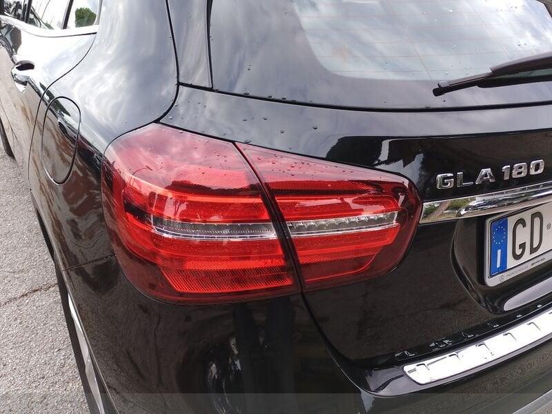 Mercedes-Benz GLA GLA-X156 2017 Benzina 180 Sport