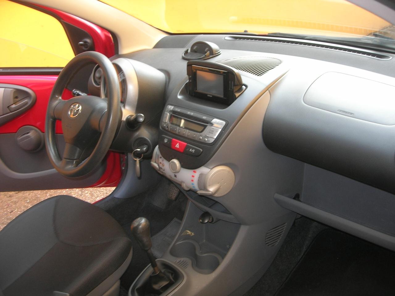 Toyota Aygo 1.0 12V VVT-i 3 porte Sol Connect