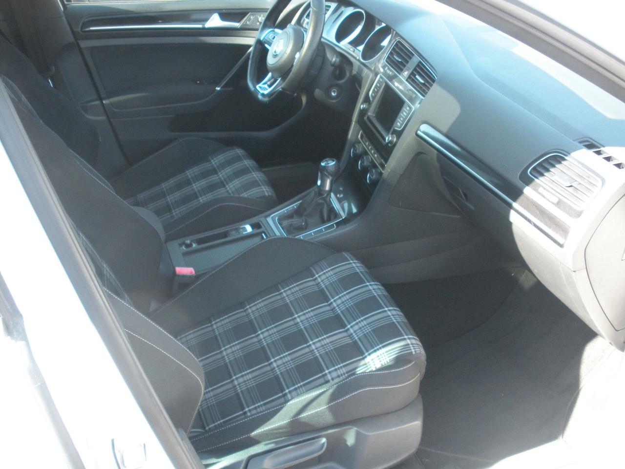 Volkswagen Golf GTD 2.0 TDI 5p. Business BlueMotion Technology