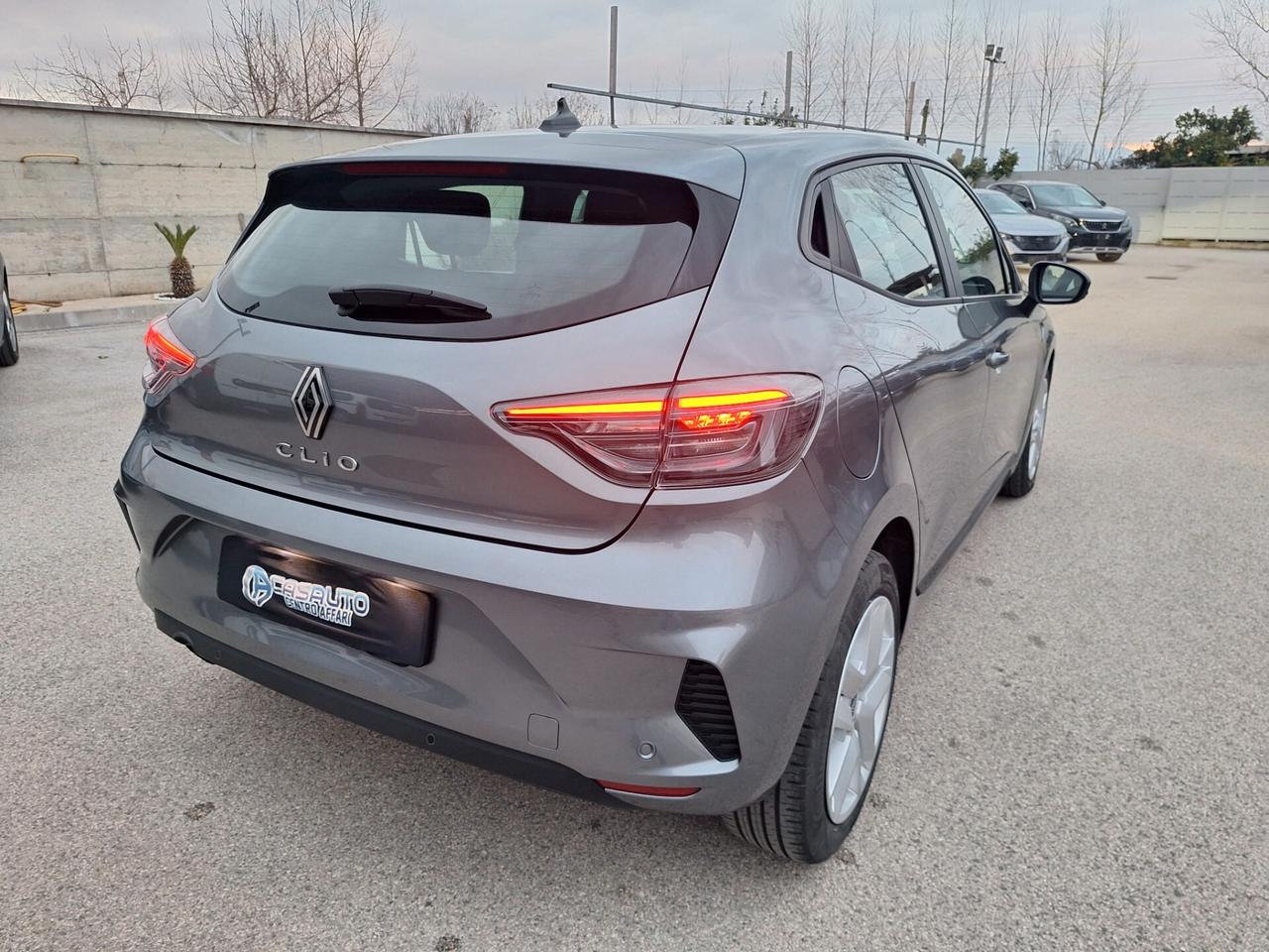 Renault Clio EVOLUTION 1.0 TCe 90cv NAV - 2024