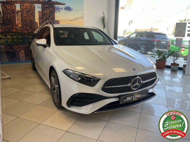 MERCEDES-BENZ A 200 d Autom. AMG Line *PACK LUCI