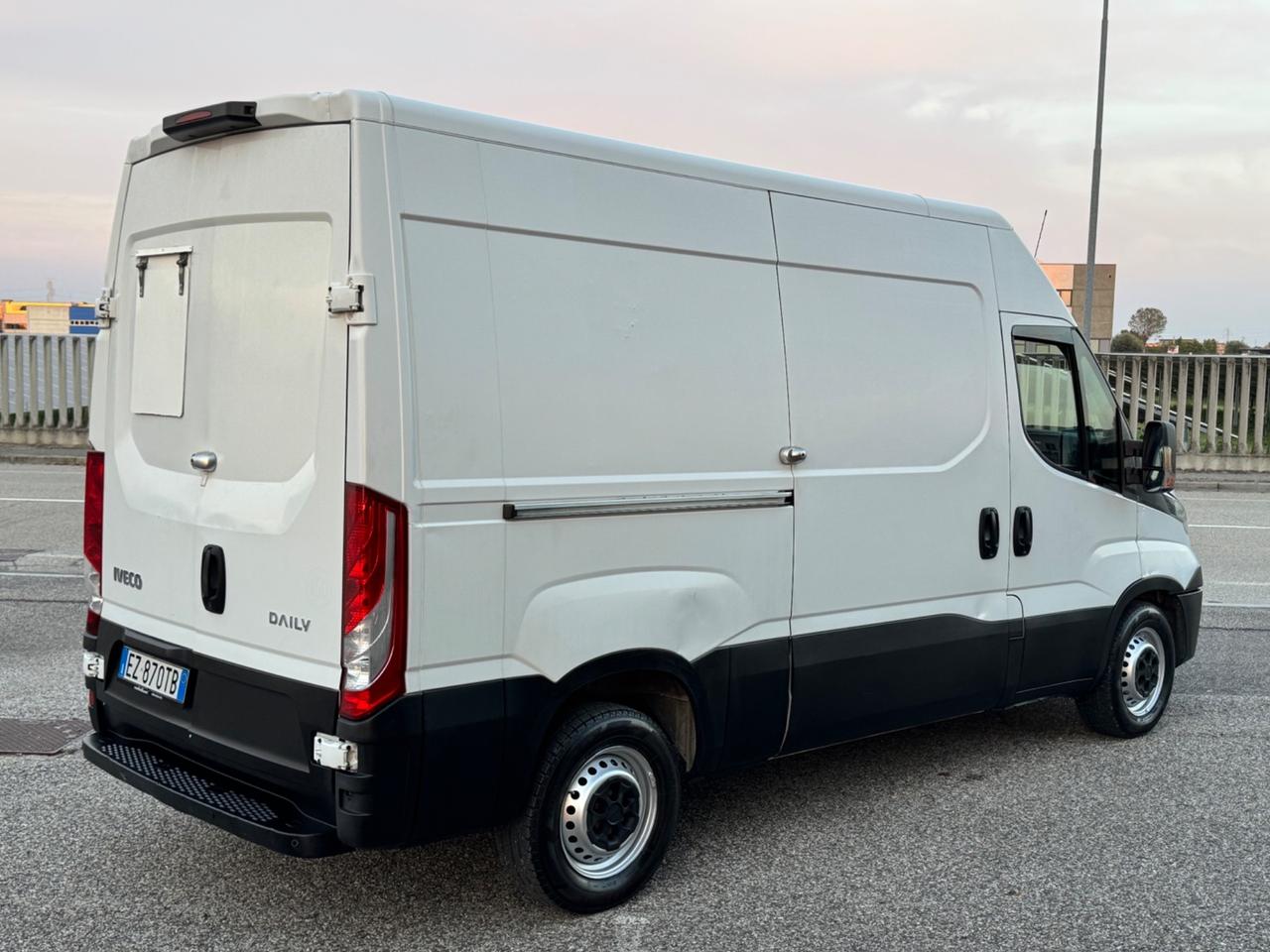 Iveco Daily 35s15 2.3 HPT 146cv L2H2