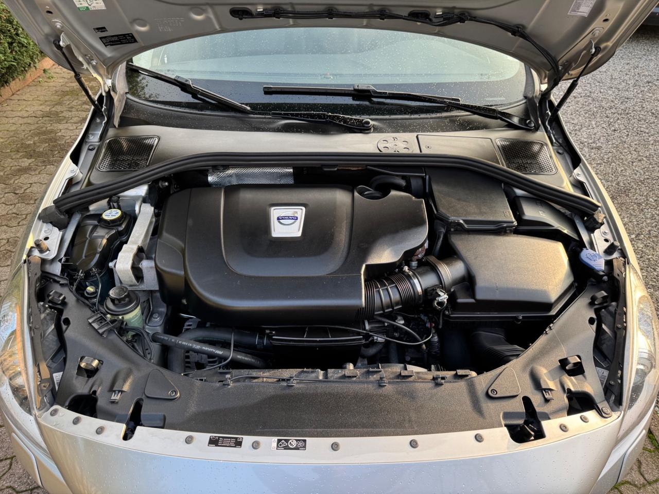 Volvo V60 D5 AWD Geartronic Summum