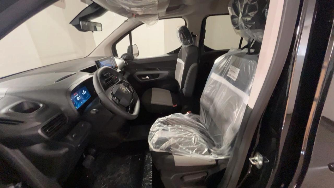 Berlingo BlueHDi 130 S&S EAT8 Combi Plus