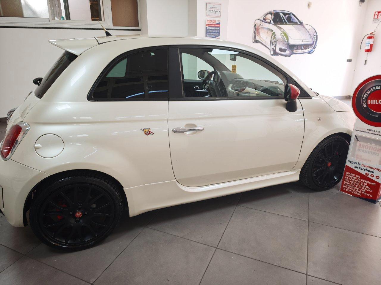 Abarth 500 1.4 16v turbo t-jet 135cv LEGGI