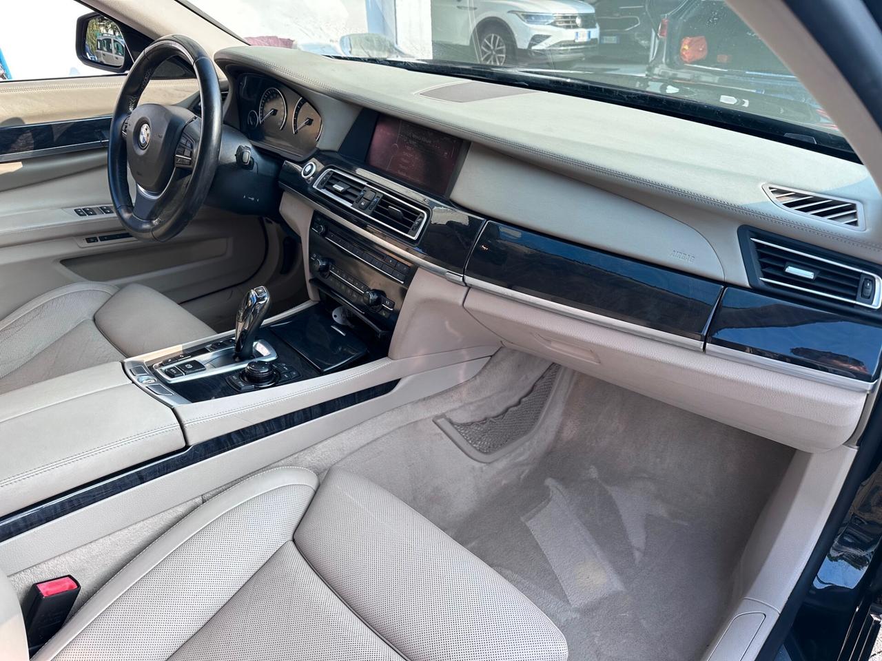 Bmw 750i Futura*FULL OPTIONAL*EURO5