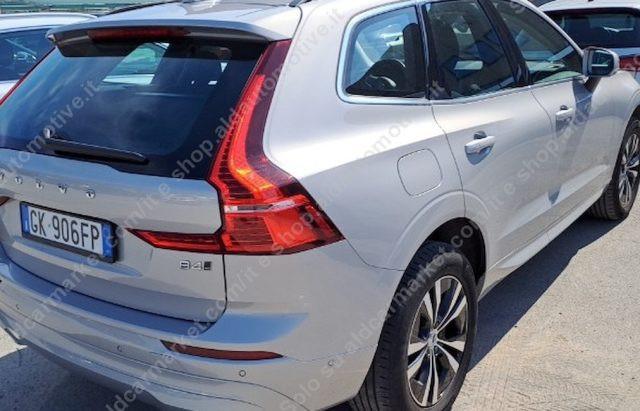 VOLVO XC60 B4 (d) AWD automatico Momentum Pro