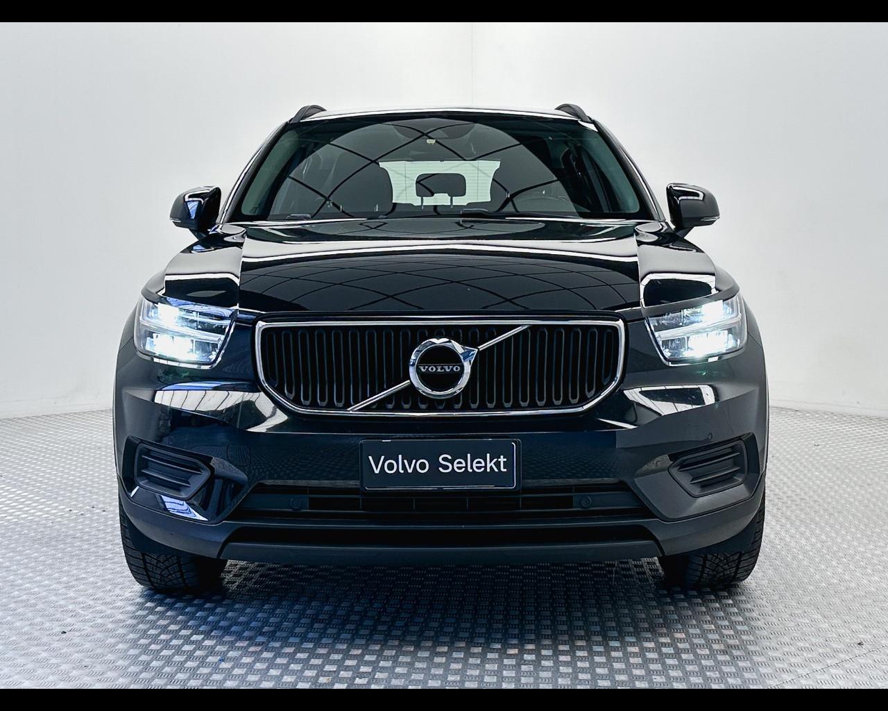 VOLVO XC40 (2017-->) - XC40 D3 Geartronic Momentum Core