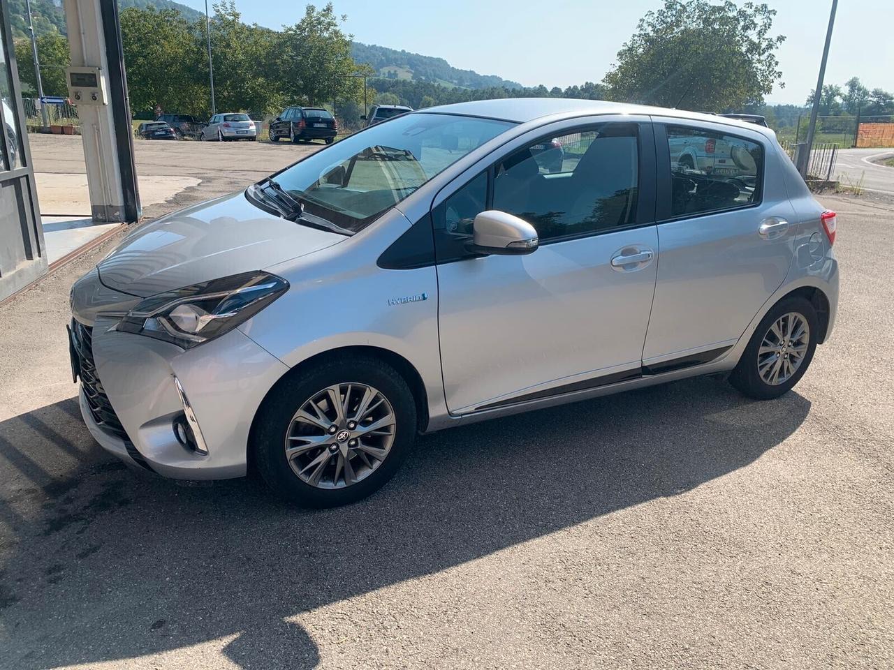 Toyota Yaris -HYBRID-NEO PATENTATI- FULL OPTIONAL-5 PORTE-TAGLIANDATA