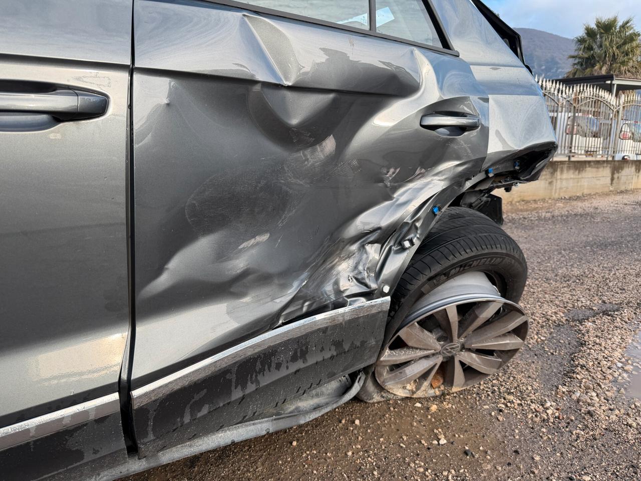 VOLKSWAGEN T-ROC 2020 1.5 BENZINA 150 CV *SINISTRATO