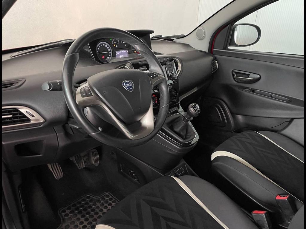 Lancia Ypsilon 5 Porte 1.2 Silver
