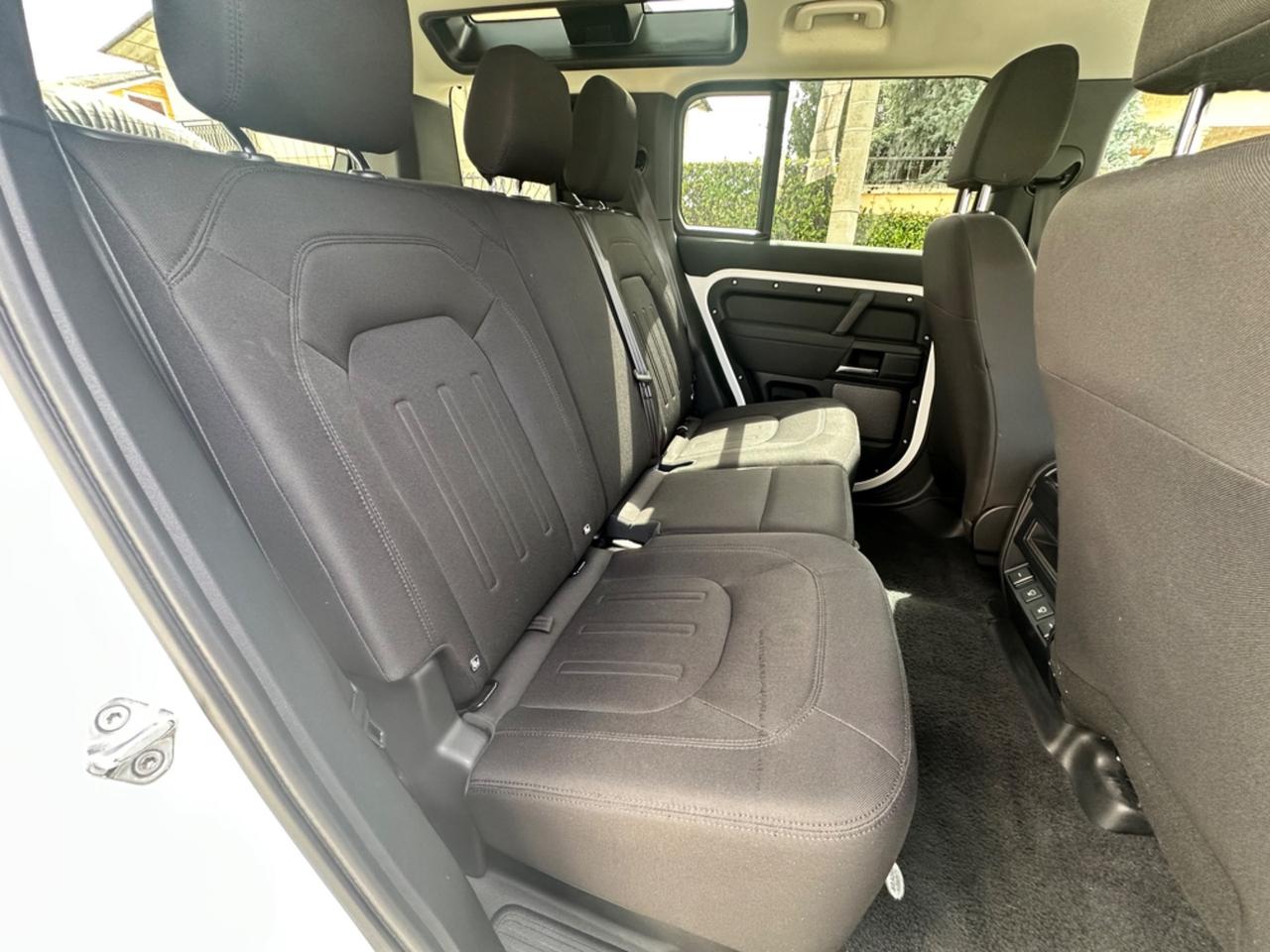 Land Rover Defender 110 3.0D I6 200 CV AWD Auto S