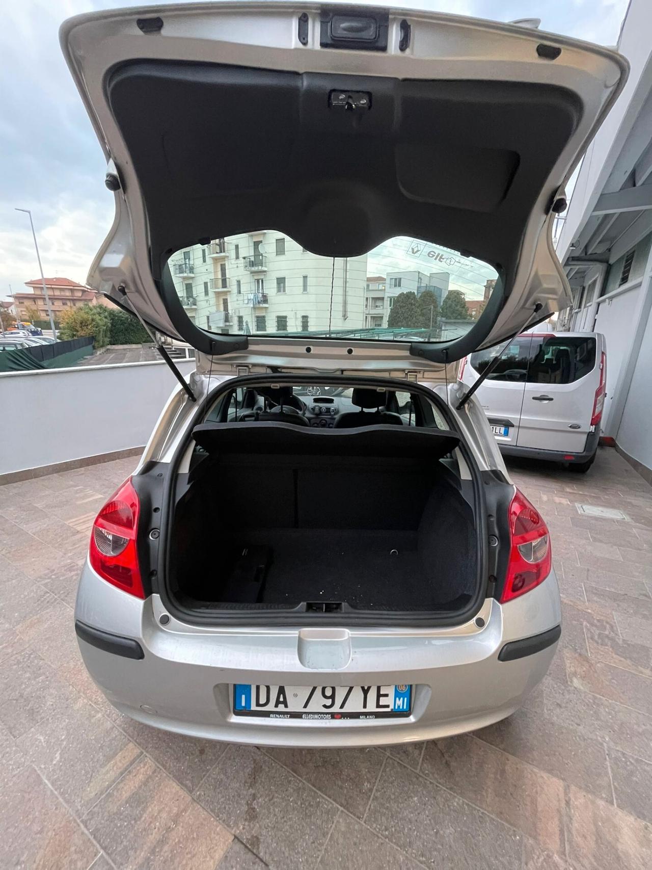 Renault Clio 1.2 16V 3 porte Luxe