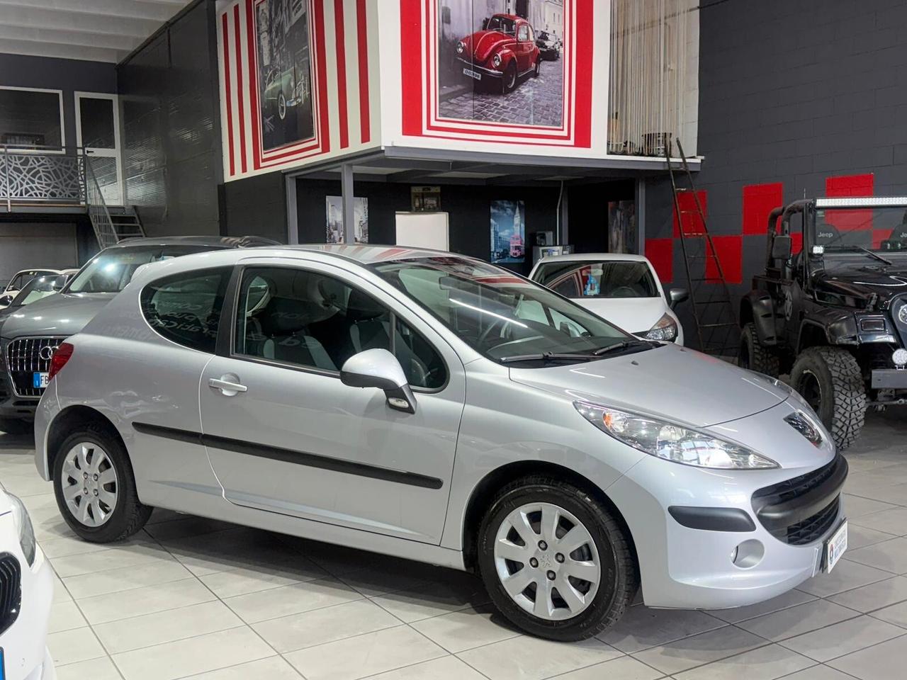 Peugeot 207 1.4 8V 75CV 3p. X Line