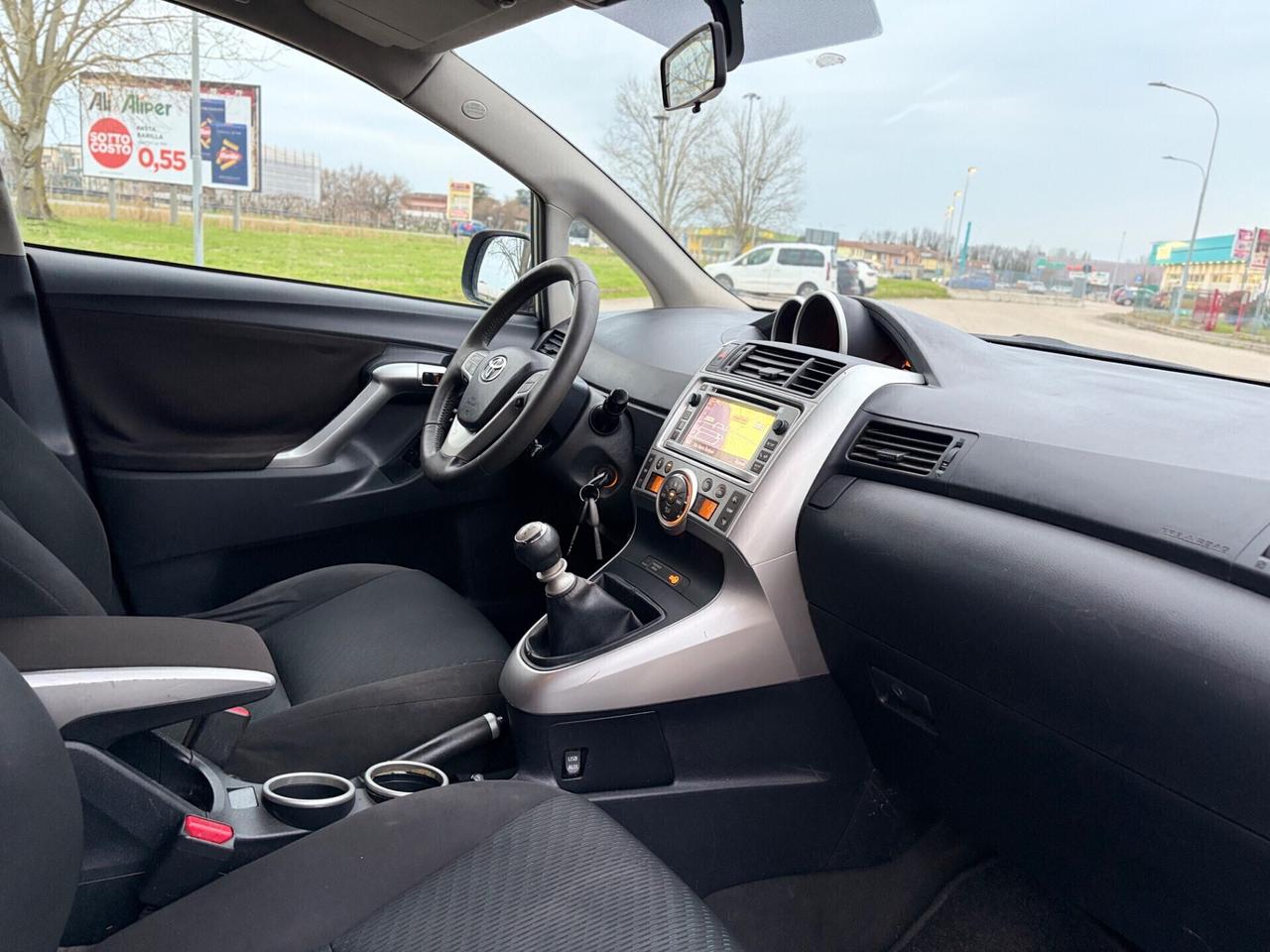 Toyota Verso 2.0 diesel 2012 7 posti Gancio Traino