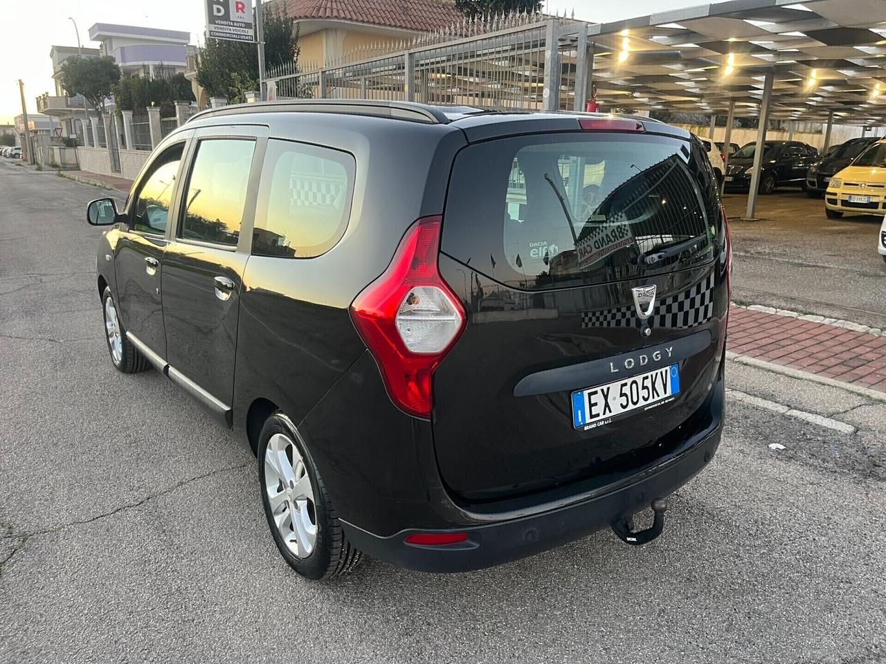 Dacia Lodgy 1.5 dCi Lauréate Gancio traino Unipro 2014
