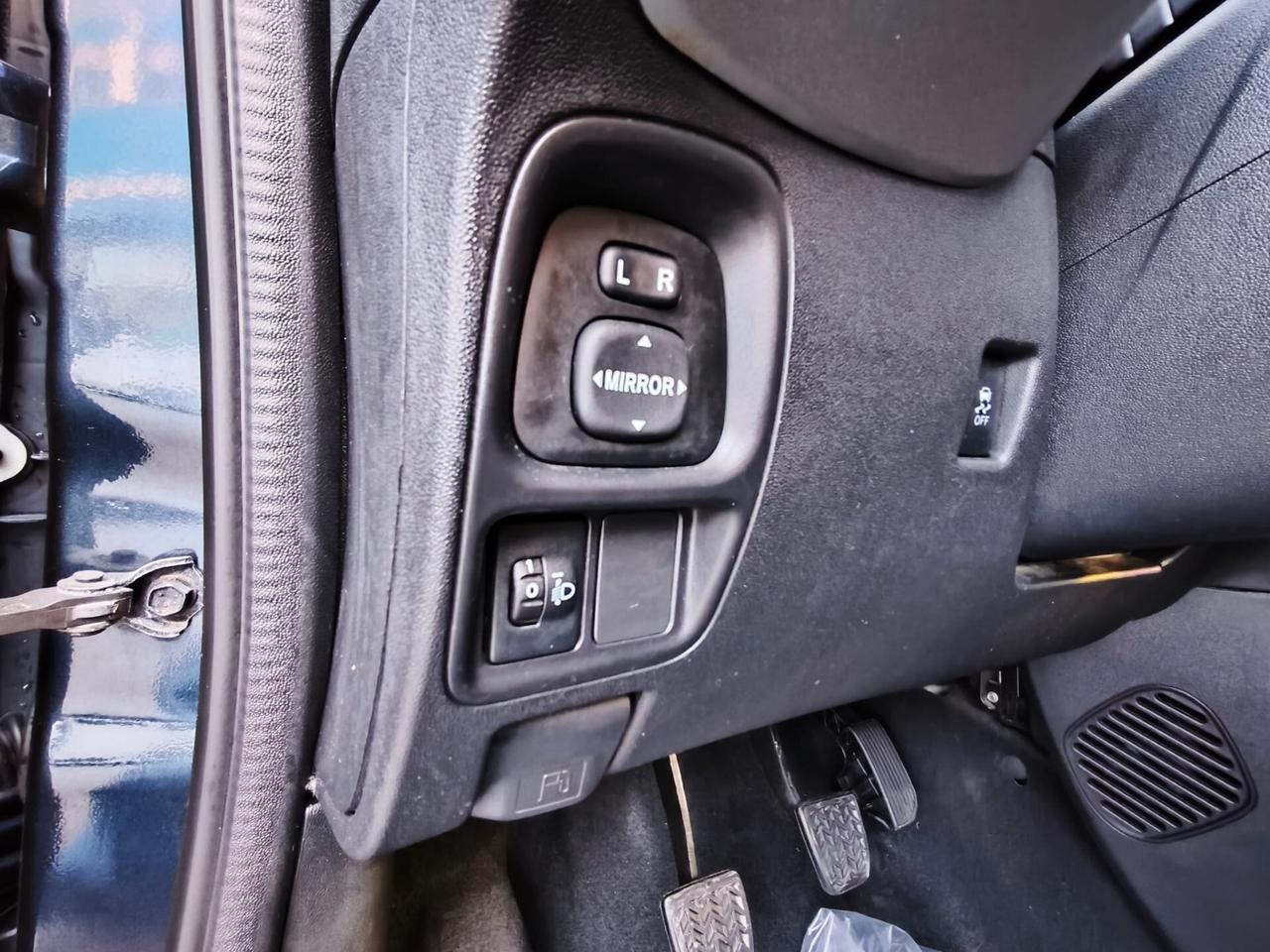 Toyota Aygo Connect 1.0 VVT-i 72 CV 5 porte x-play