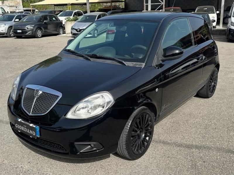 Lancia Ypsilon 1.3 MJT 90 CV MomoDesign