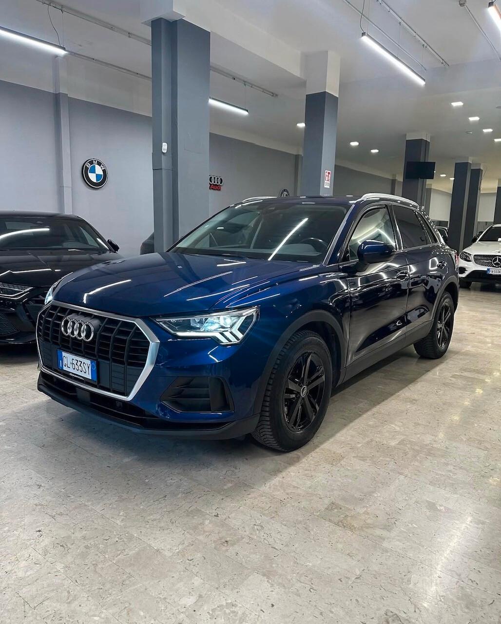 Audi Q3 35 TDI S tronic Business