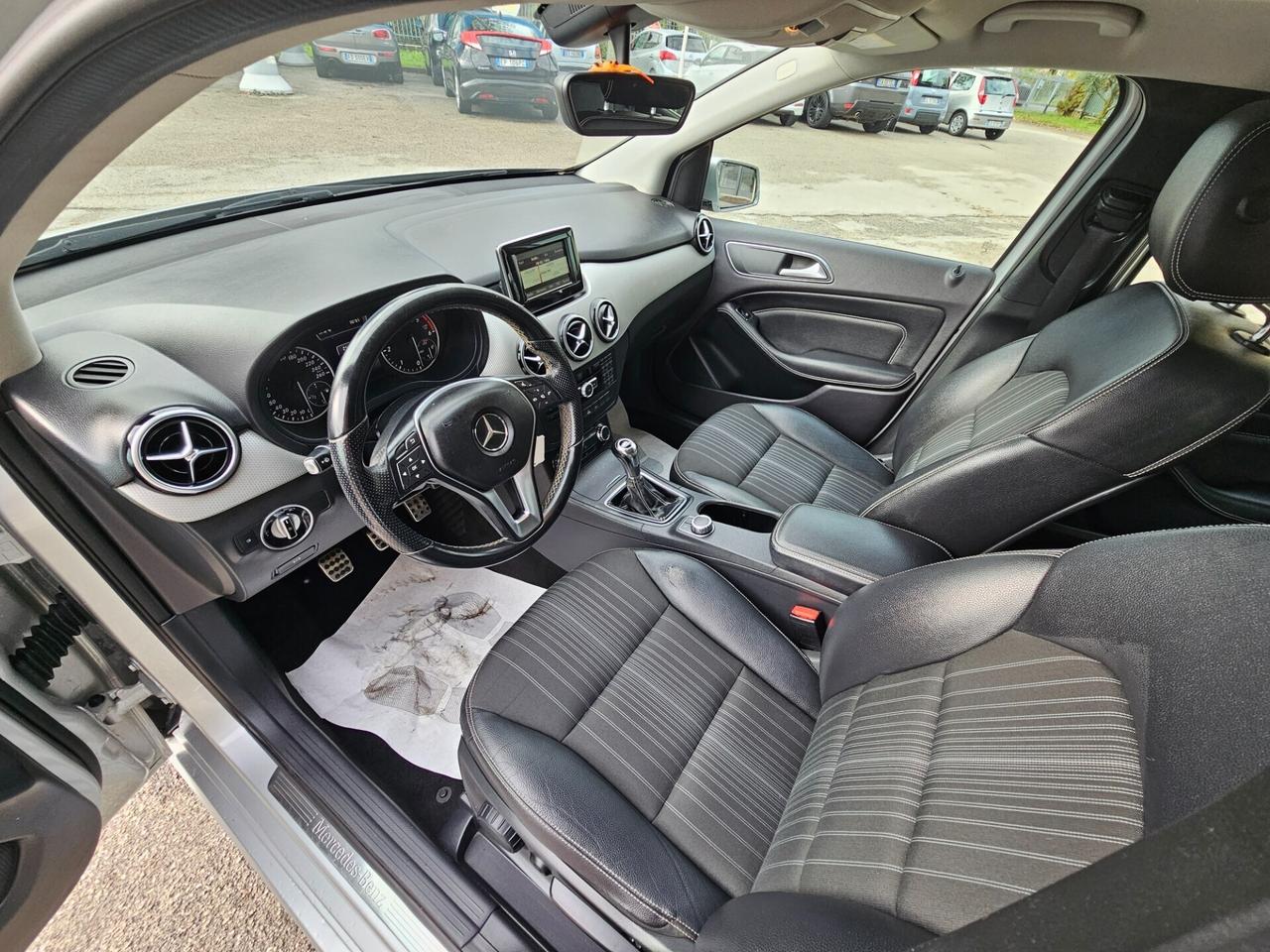 Mercedes-benz B200 - 2015 - Neopatentati