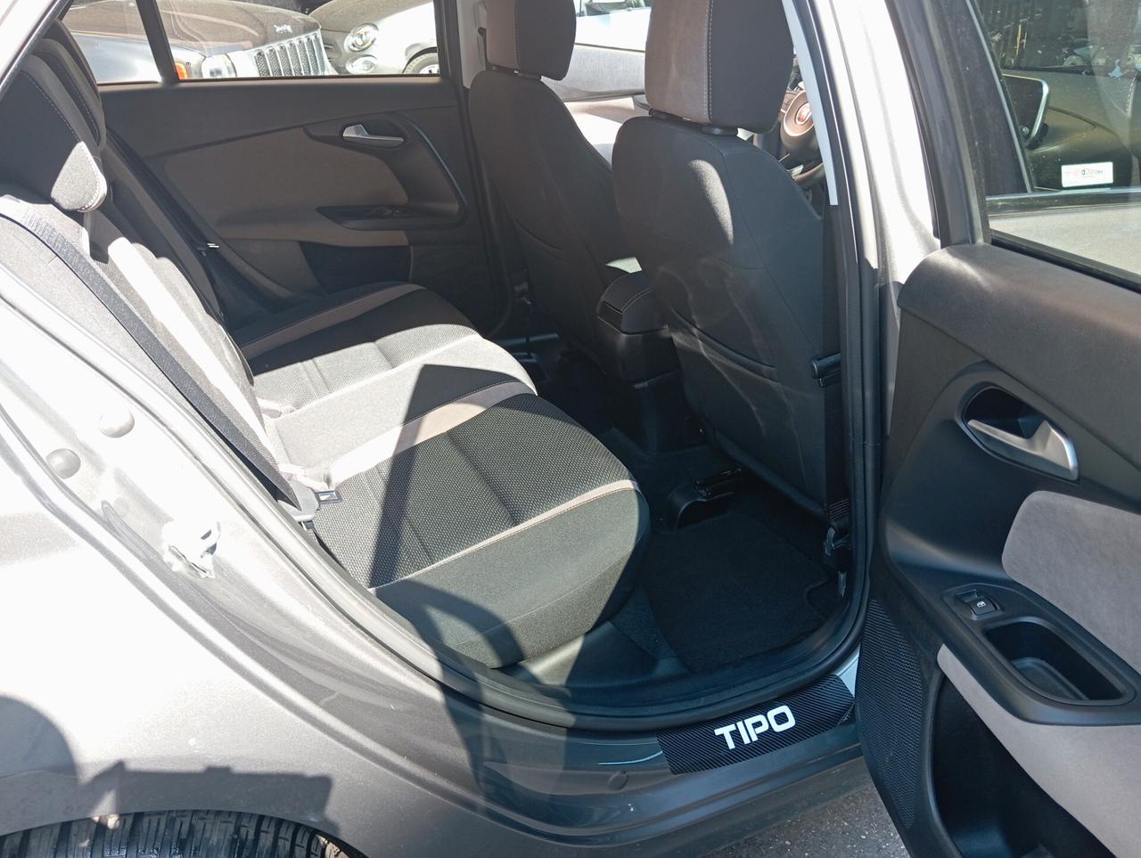 Fiat Tipo 1.6 Mjt SW Lounge offerta del mese