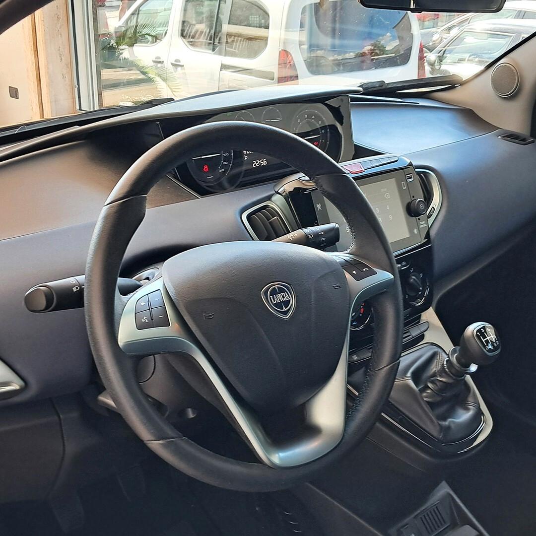 Lancia Ypsilon 1.0 FireFly 5 porte S&S Hybrid Oro