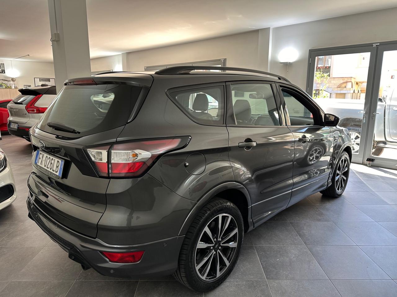 Ford Kuga 1.5 TDCI 120 CV S&S 2WD ST-Line