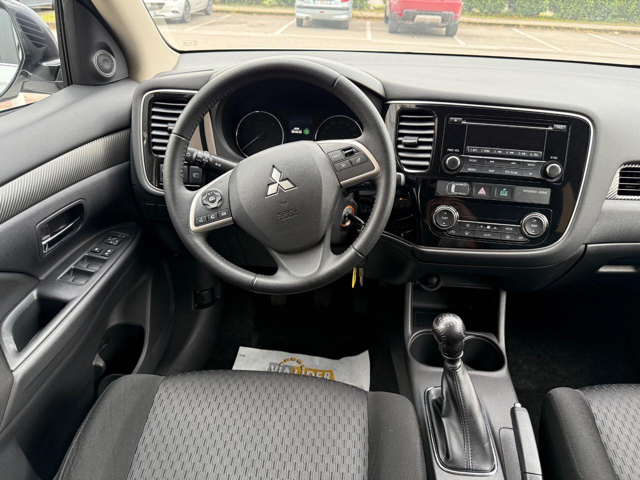 Mitsubishi Outlander 2.2 DI-D 2WD Intense, POCHISSIMI KM